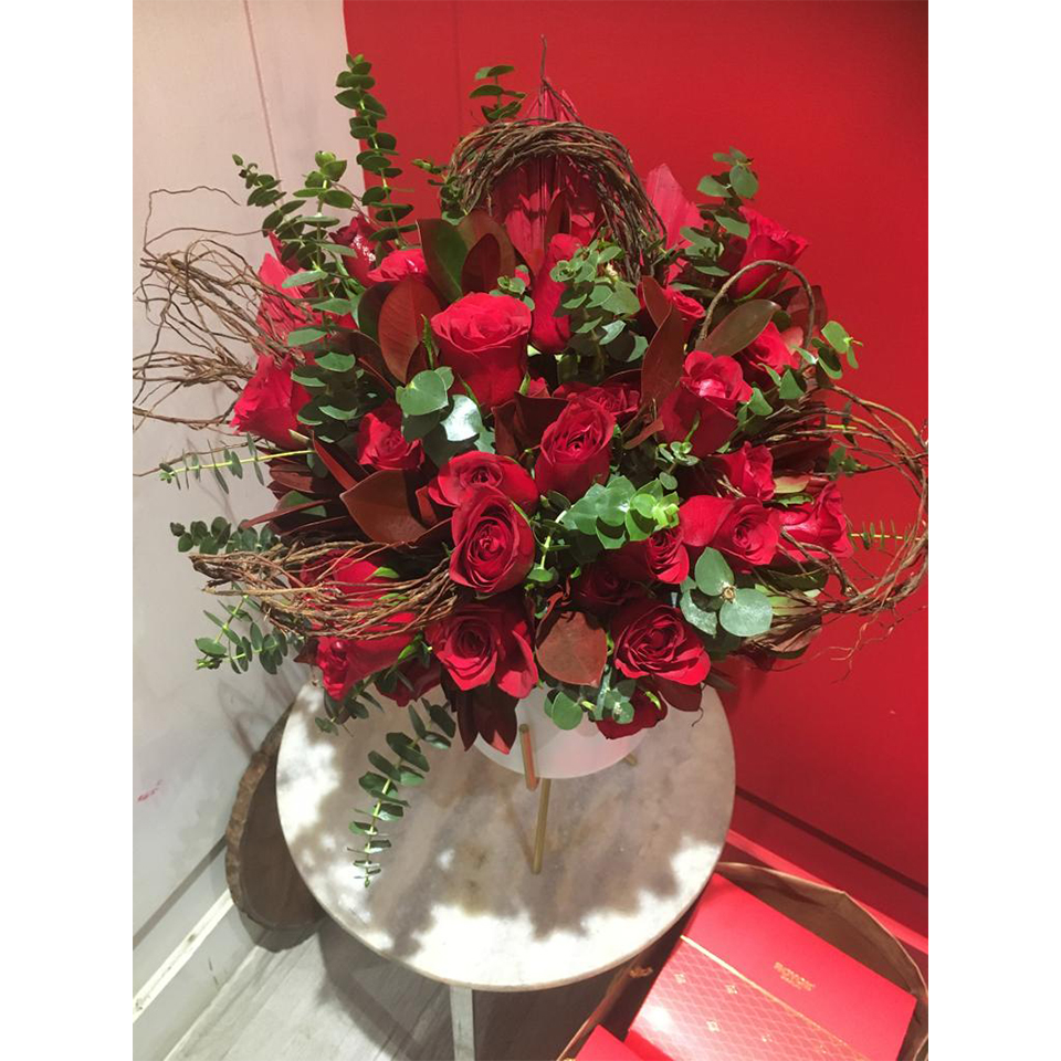 Selender glass vases delivery in Sector 26, Noida,
Elegant floral arrangements Noida,
Glass vase bouquets Noida,
Exquisite vases Noida,
Elegance in every arrangement,
Flower shop Sector 26,
Noida flower delivery,
Floral decor Noida,
Elegant gift ideas,
Floral sophistication Noida
